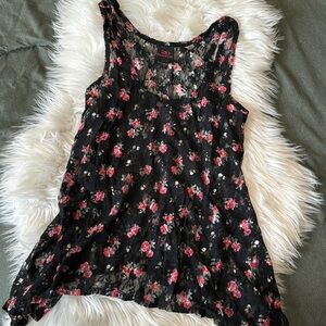B e b e • Vintage Y2K floral lace swing tank